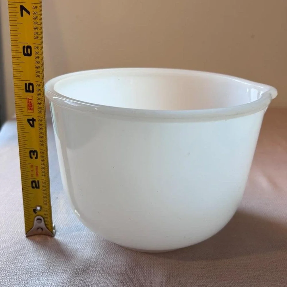 Vintage Glasbake White Milk Glass Spout Mixing Bowl 20CJ Sunbeam Mixmaster